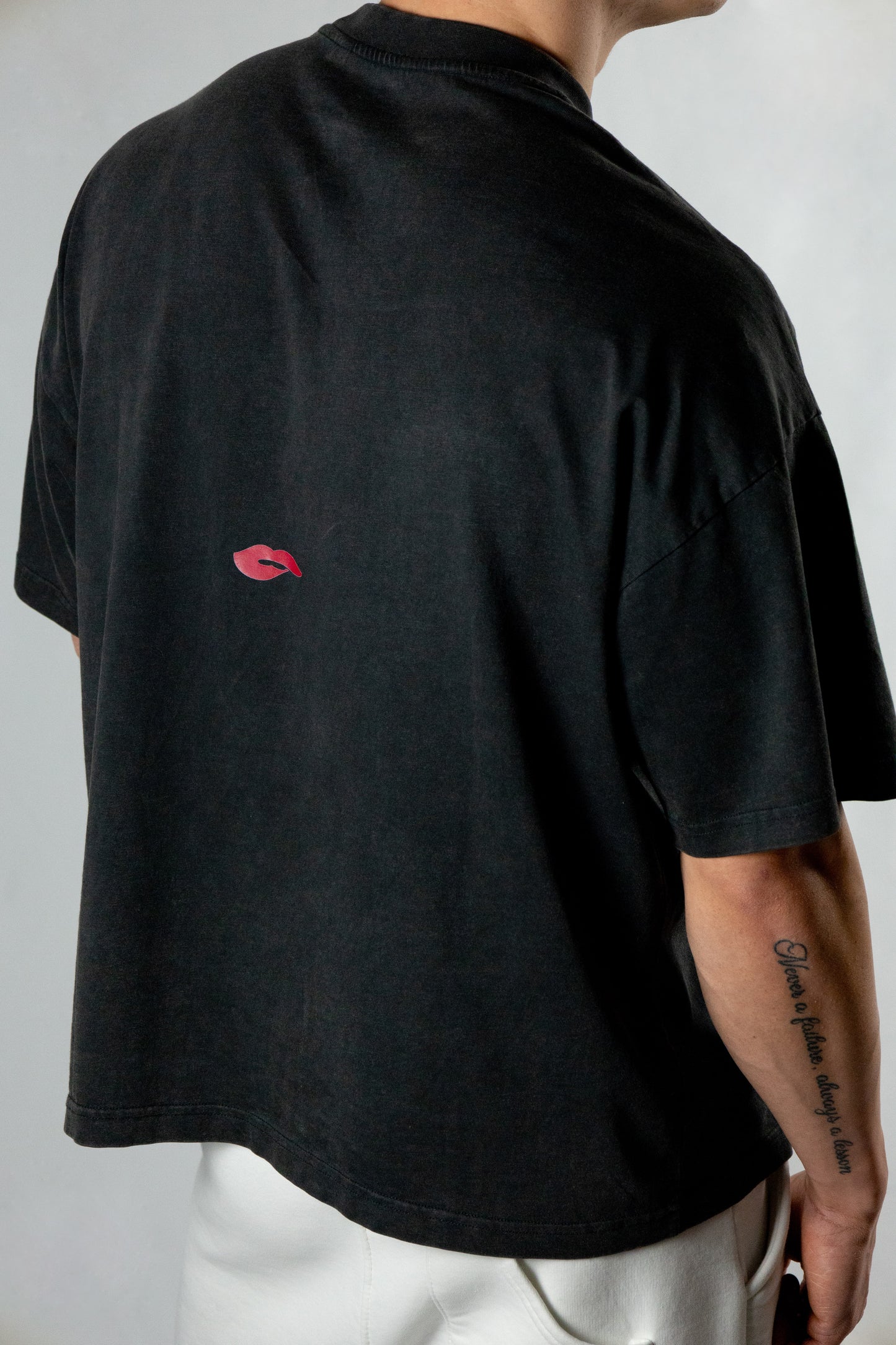 VINTAGE BLACK